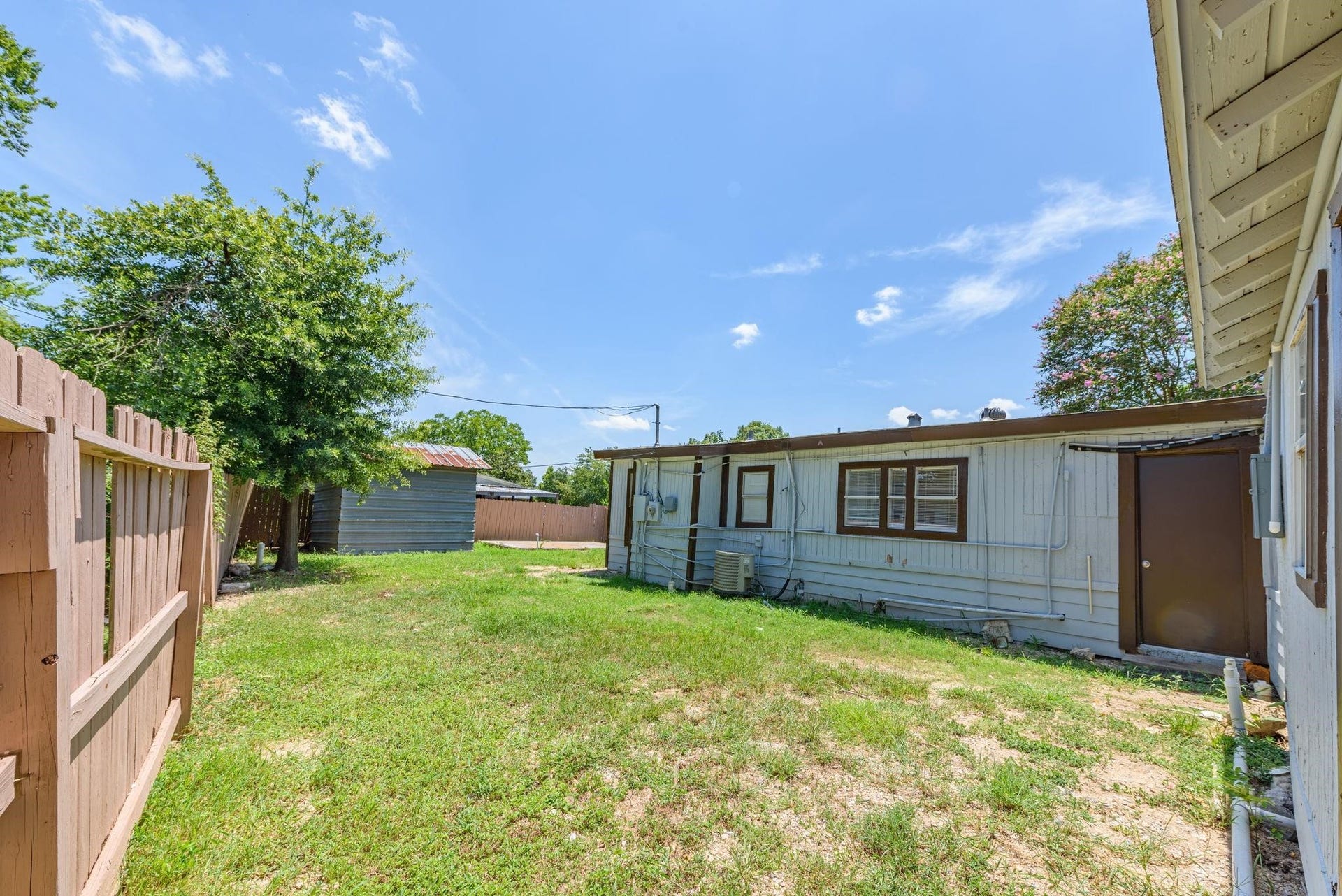 1012 W Hart Avenue, Pasadena, TX 77506 1012 W Hart Avenue, Pasadena, TX 77506