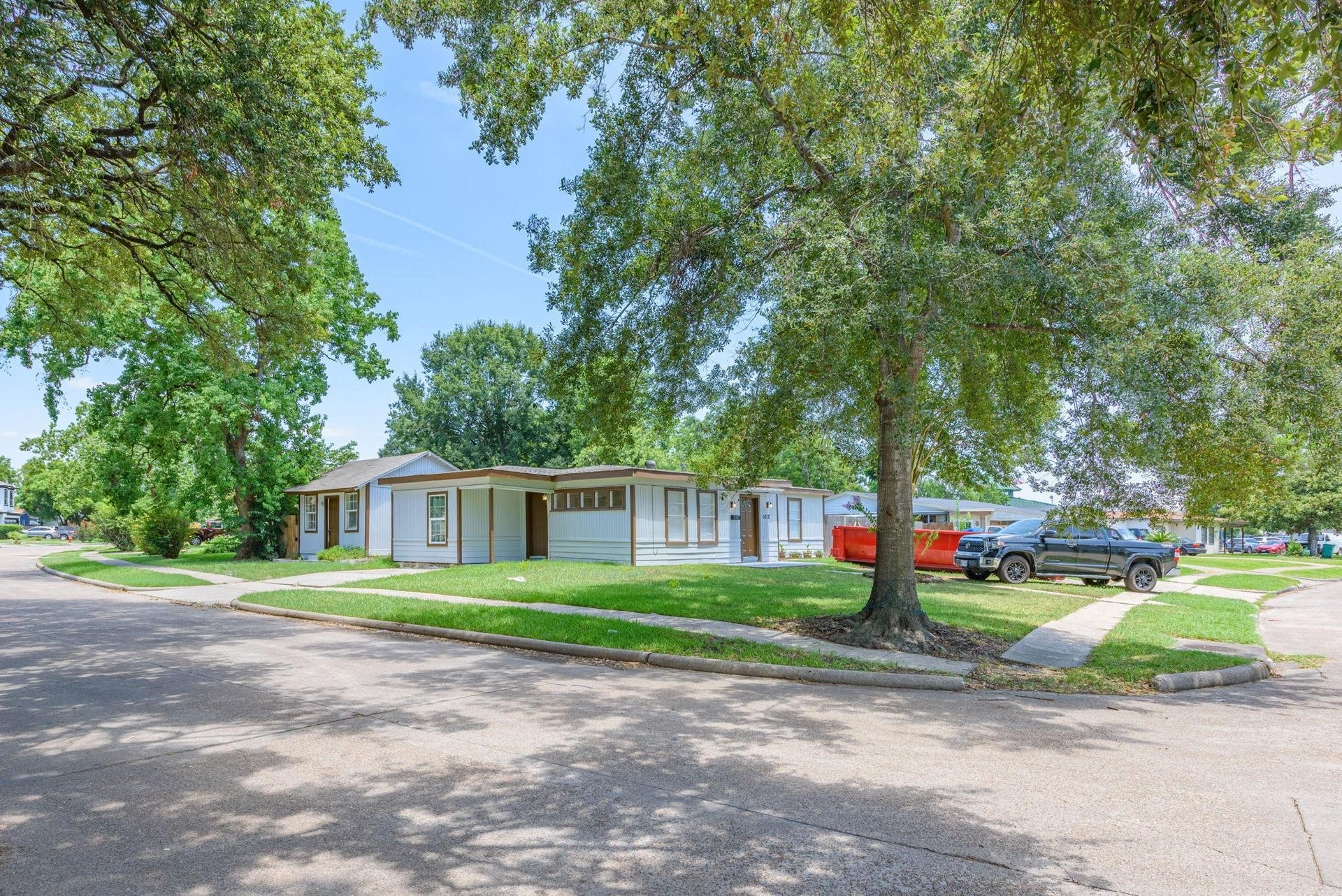 1012 W Hart Avenue, Pasadena, TX 77506 1012 W Hart Avenue, Pasadena, TX 77506