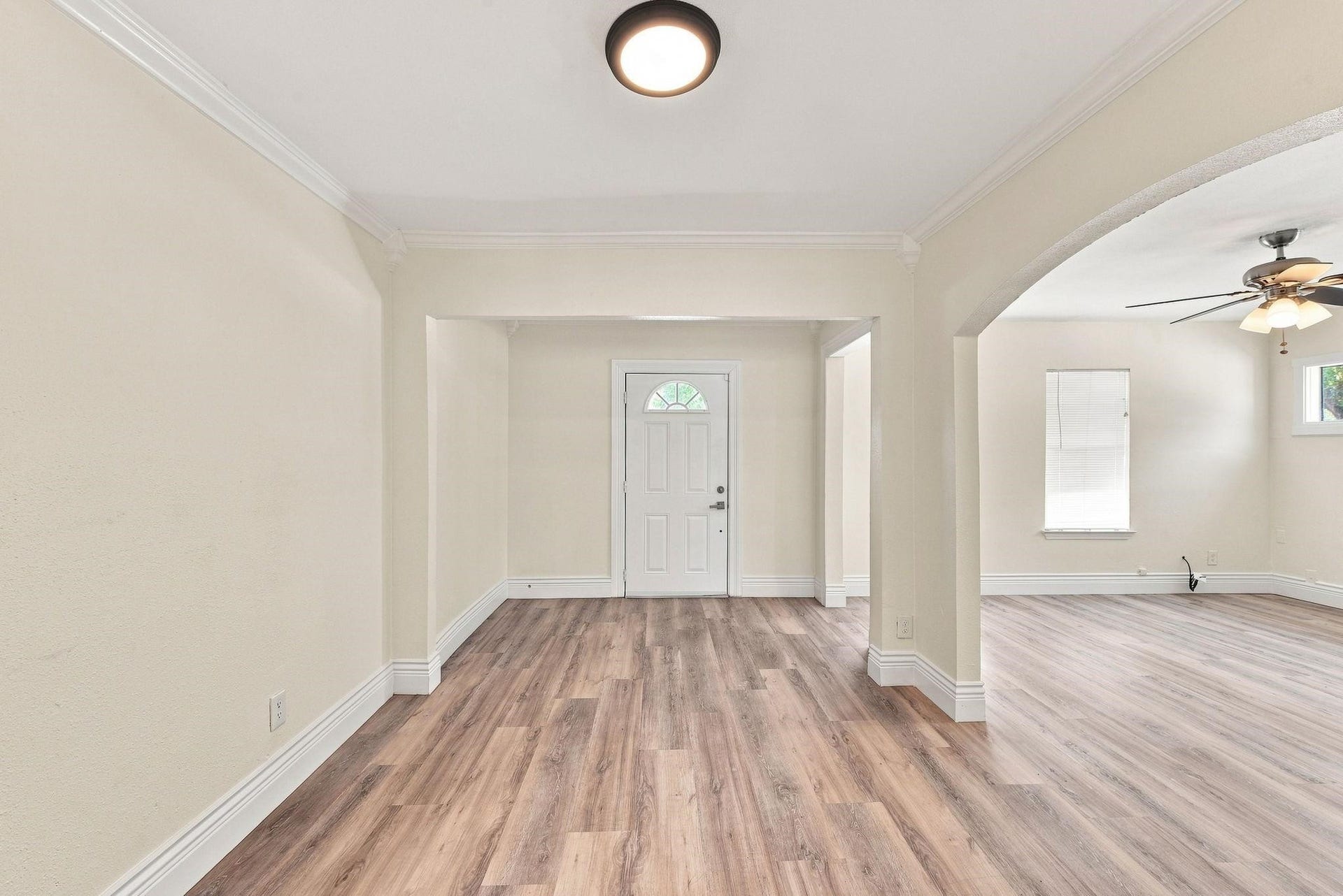 1012 W Hart Avenue, Pasadena, TX 77506 Front Door