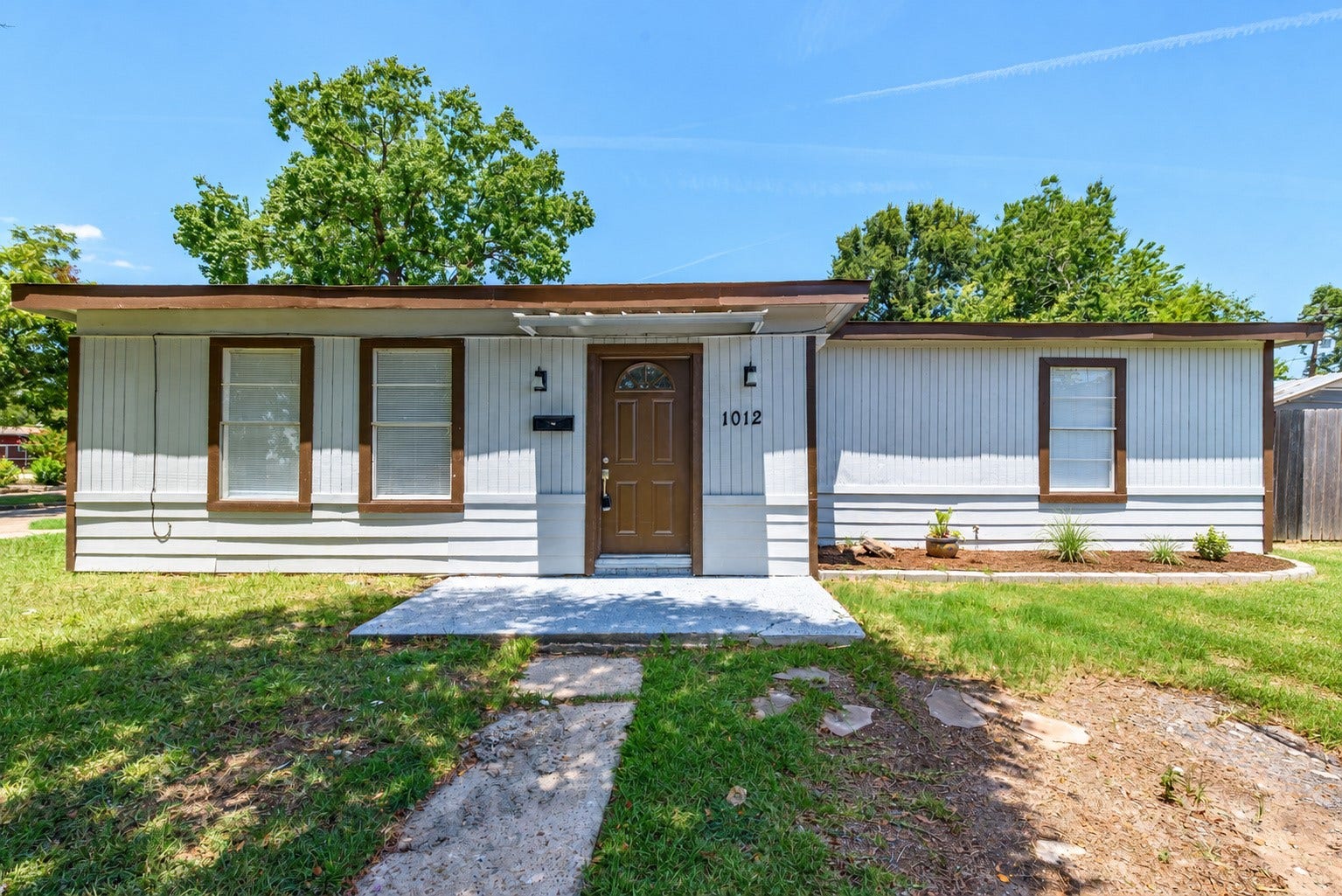 1012 W Hart Avenue, Pasadena, TX 77506 Welcome Home
