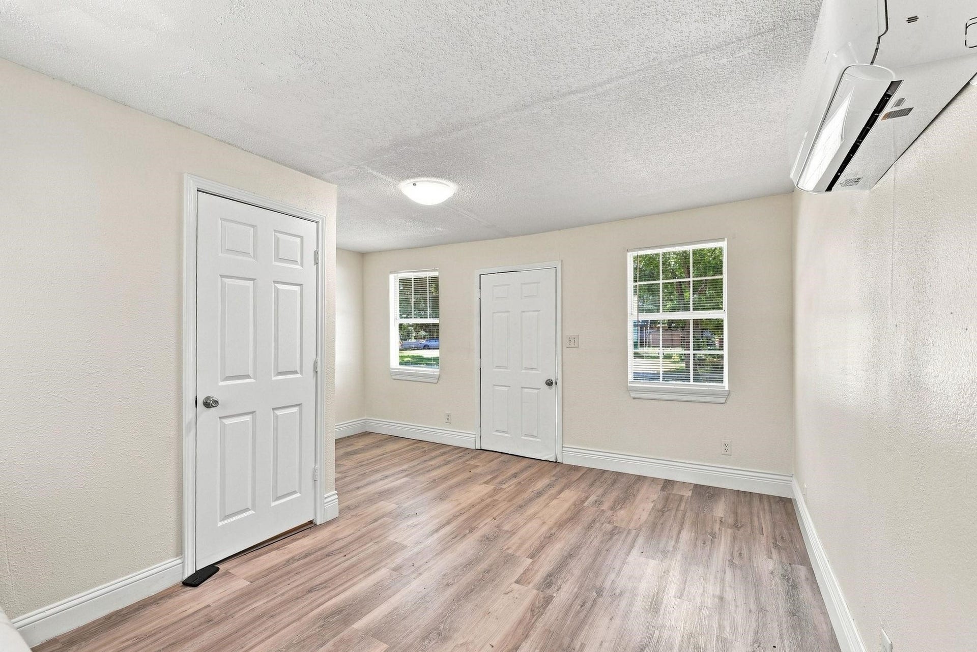 1012 W Hart Avenue, Pasadena, TX 77506 1012 W Hart Avenue, Pasadena, TX 77506
