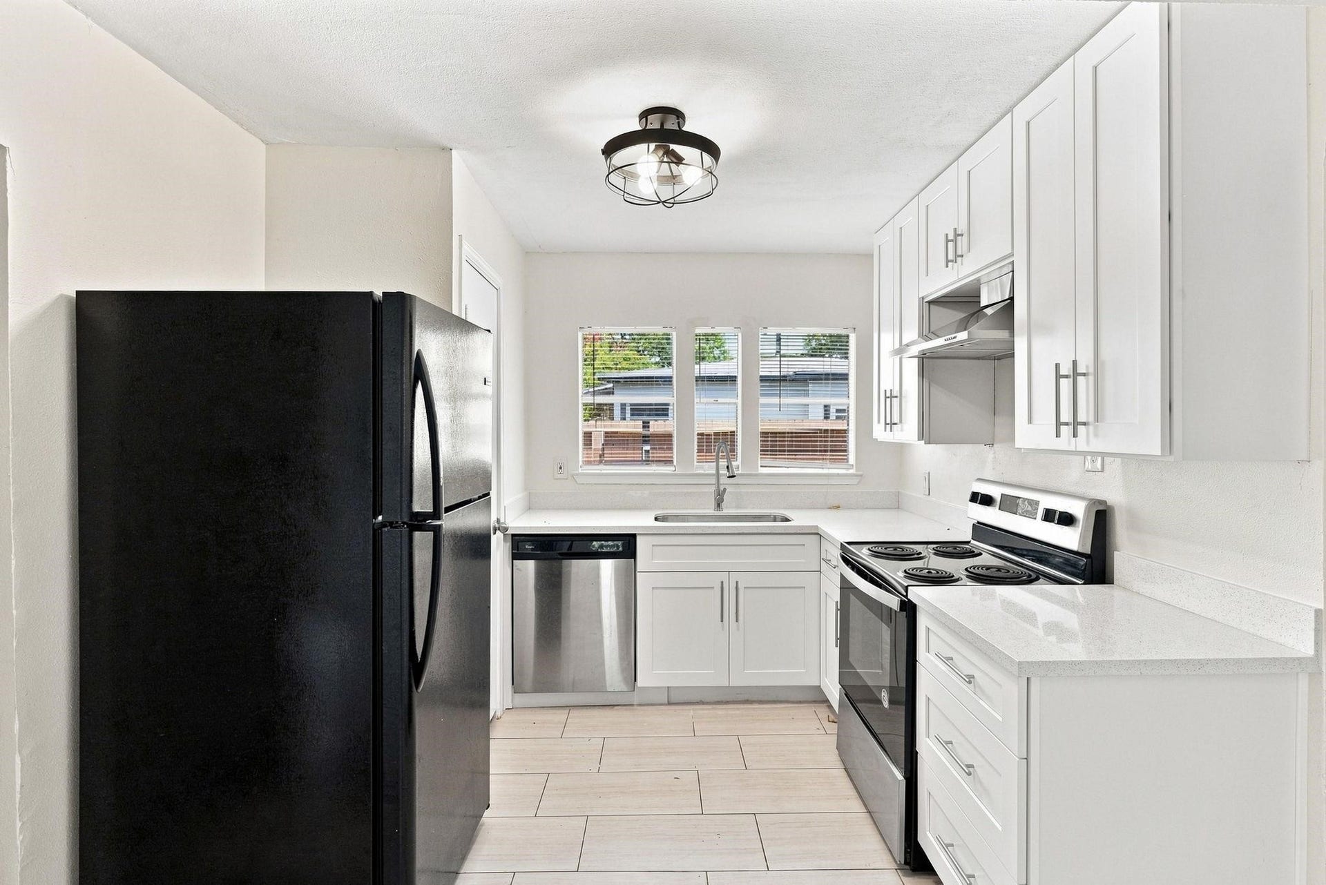1012 W Hart Avenue, Pasadena, TX 77506 Remodeled Kitchen