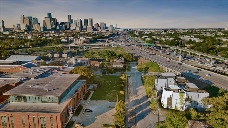 Property photo for 4117 Chartres Street, Houston, TX