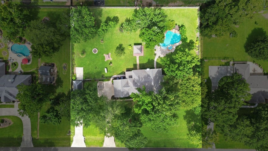 Property photo for 615 Fairbanks Drive, Magnolia, TX