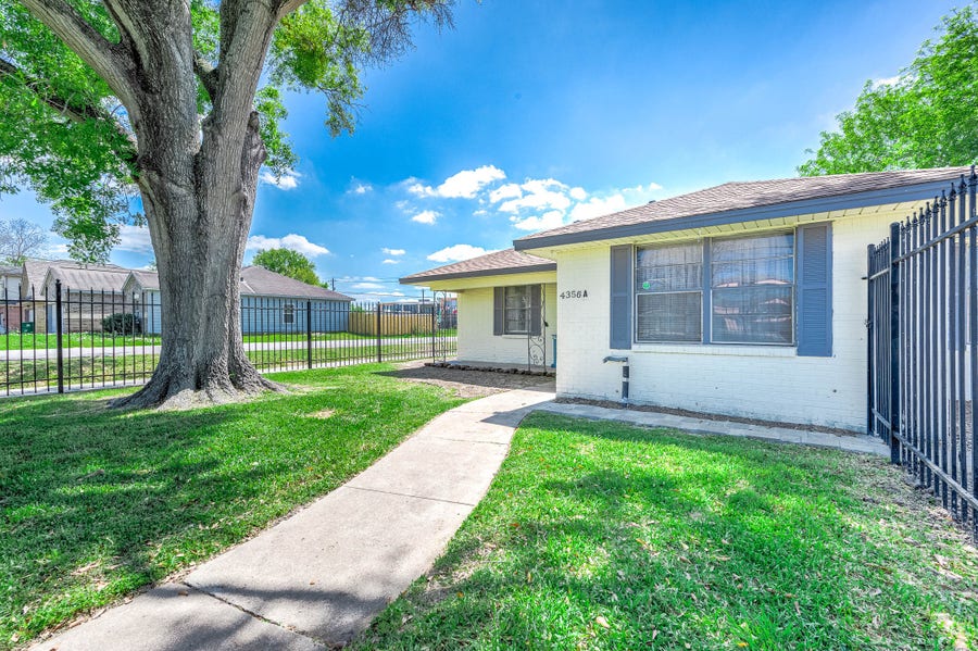 Property photo for 4356 Phlox Street, Houston, TX