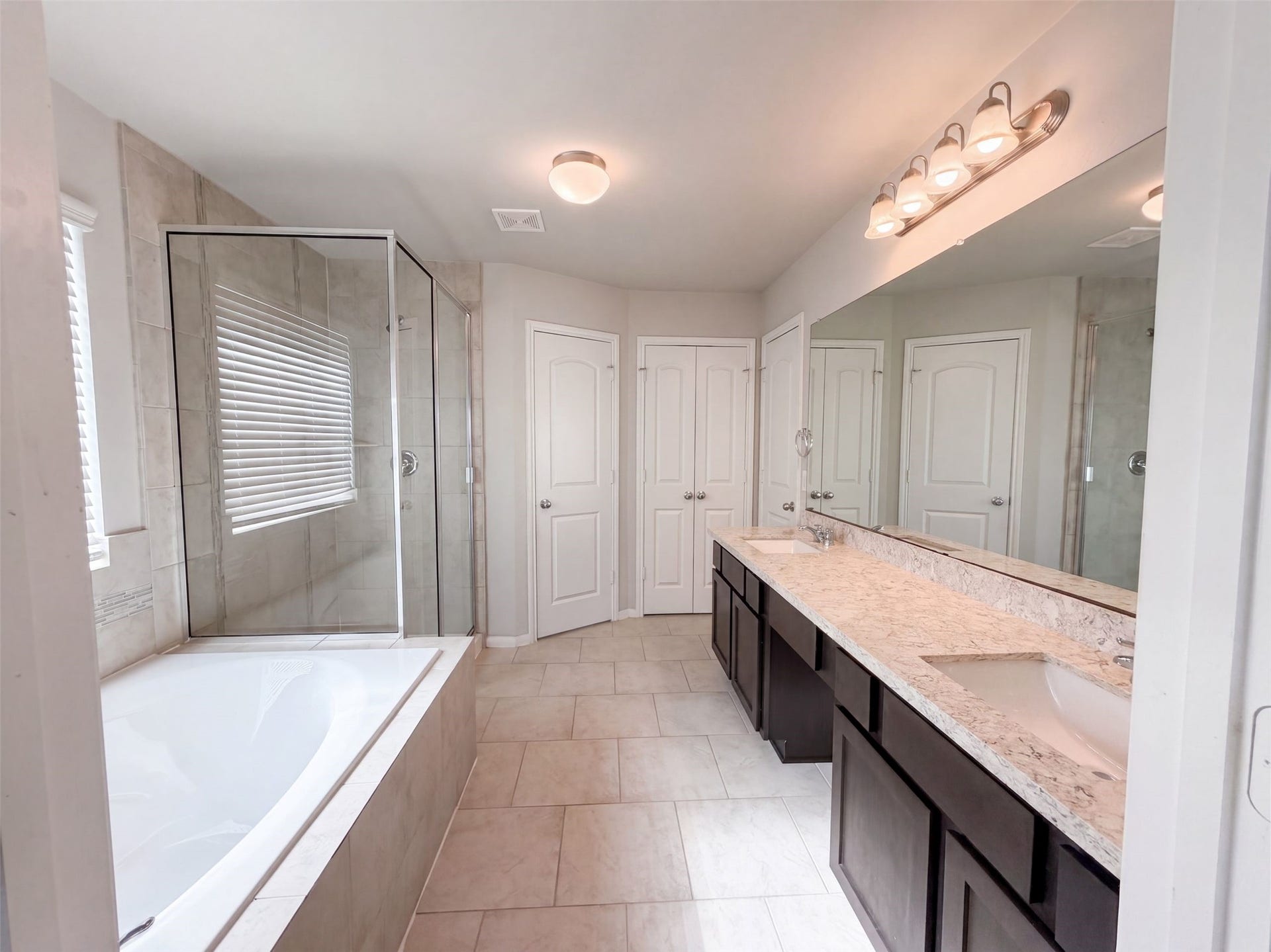 222 Ashley Way, Alvin, TX 77511 222 Ashley Way, Alvin, TX 77511