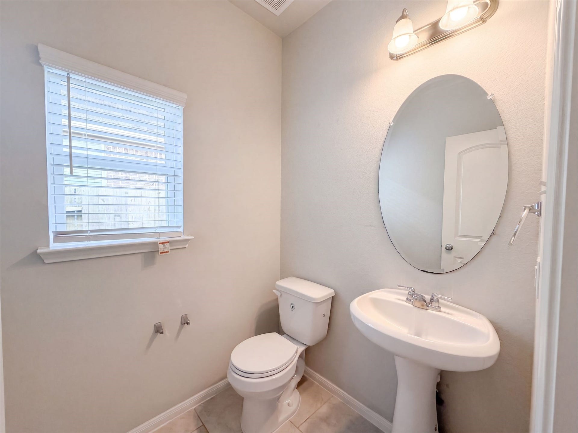 222 Ashley Way, Alvin, TX 77511 222 Ashley Way, Alvin, TX 77511