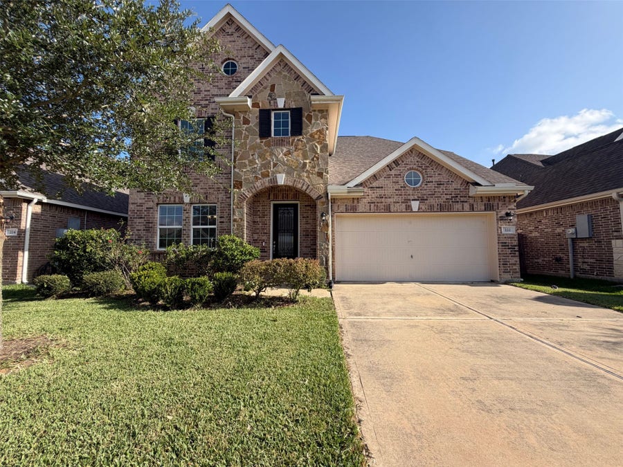 Property photo for 222 Ashley Way, Alvin, TX