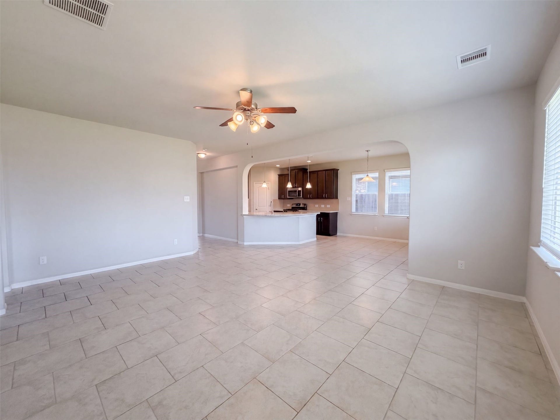 222 Ashley Way, Alvin, TX 77511 222 Ashley Way, Alvin, TX 77511