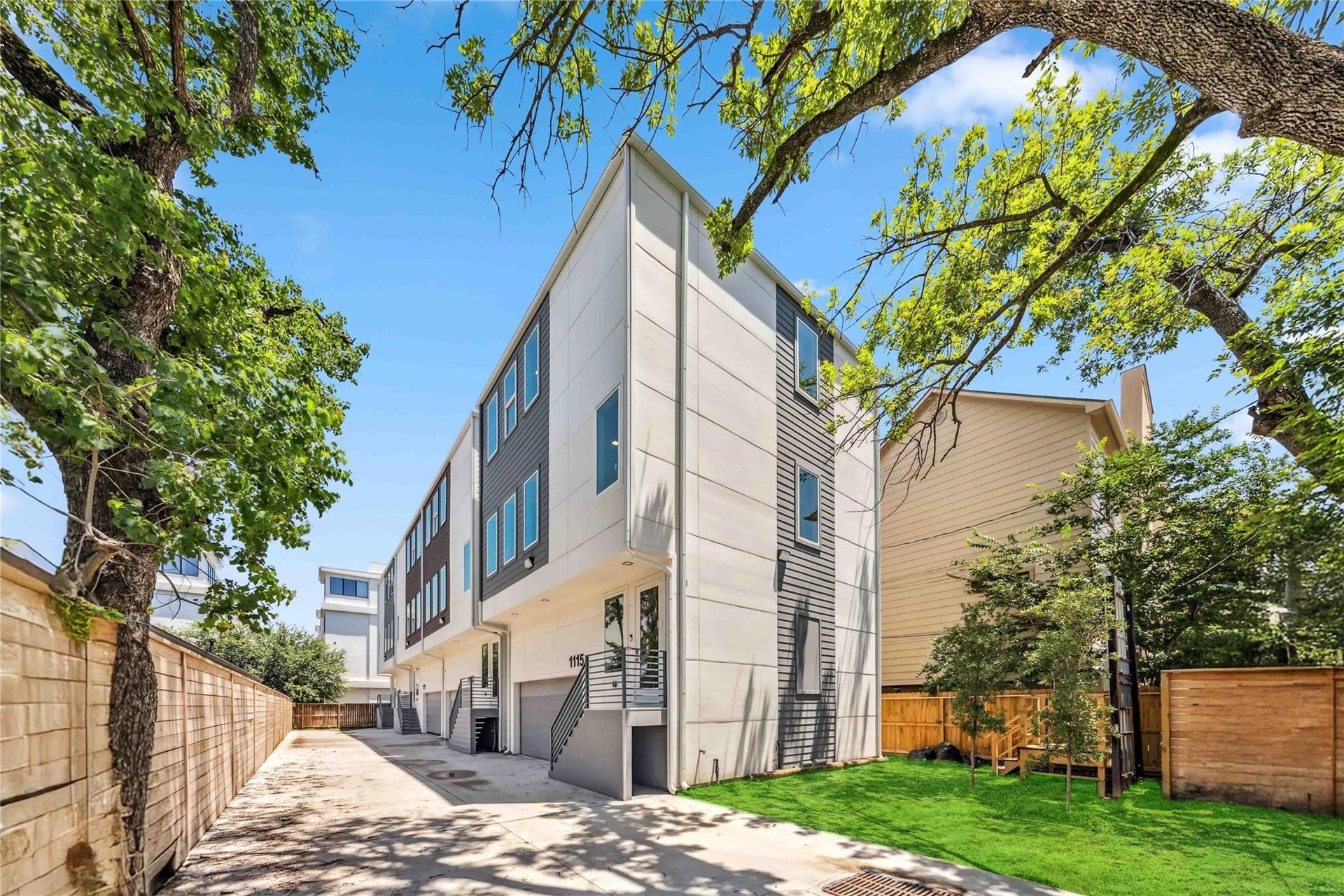 1115 W 21st Street, Houston, TX 77008 1115 W 21st Street, Houston, TX 77008