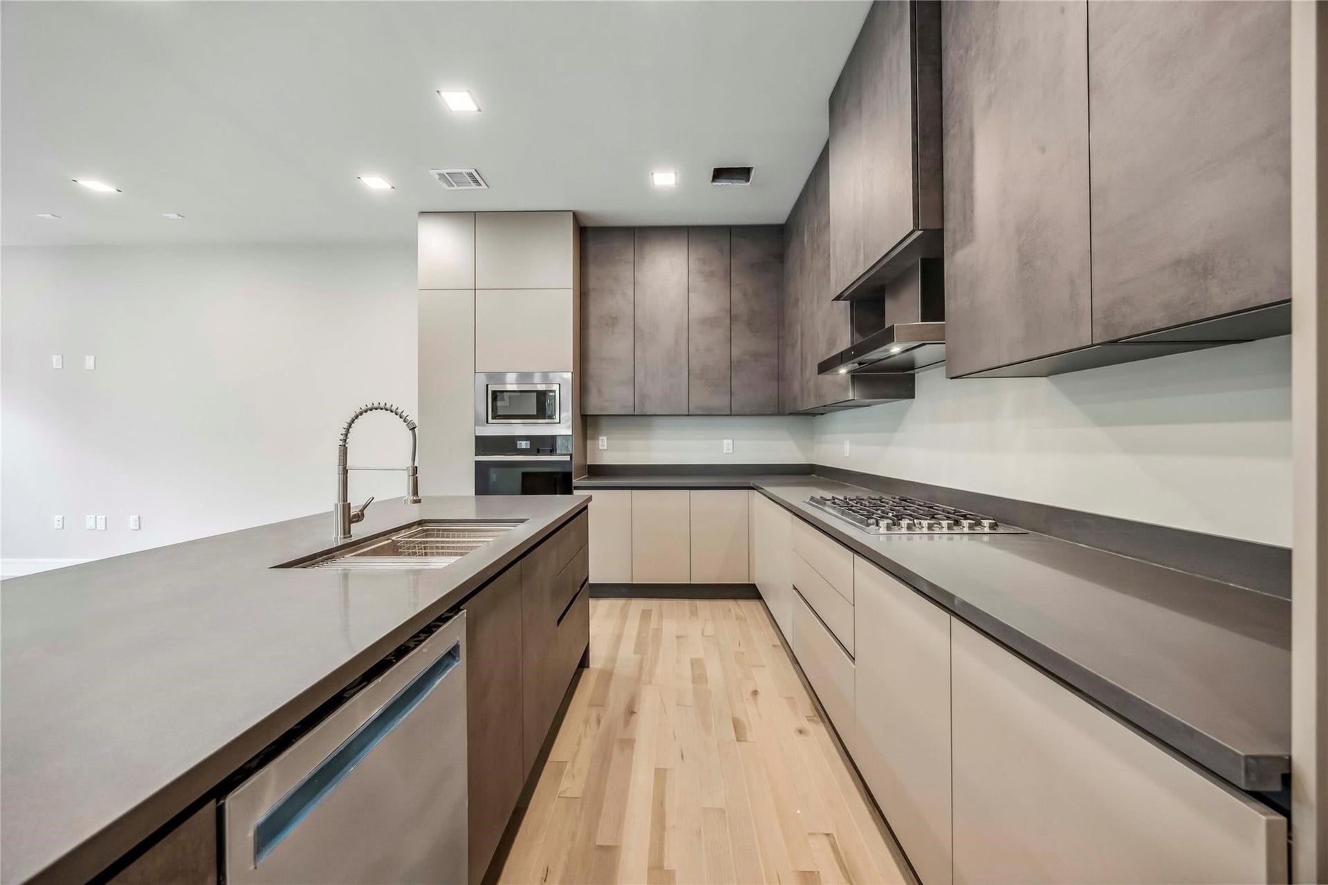 1115 W 21st Street, Houston, TX 77008 1115 W 21st Street, Houston, TX 77008