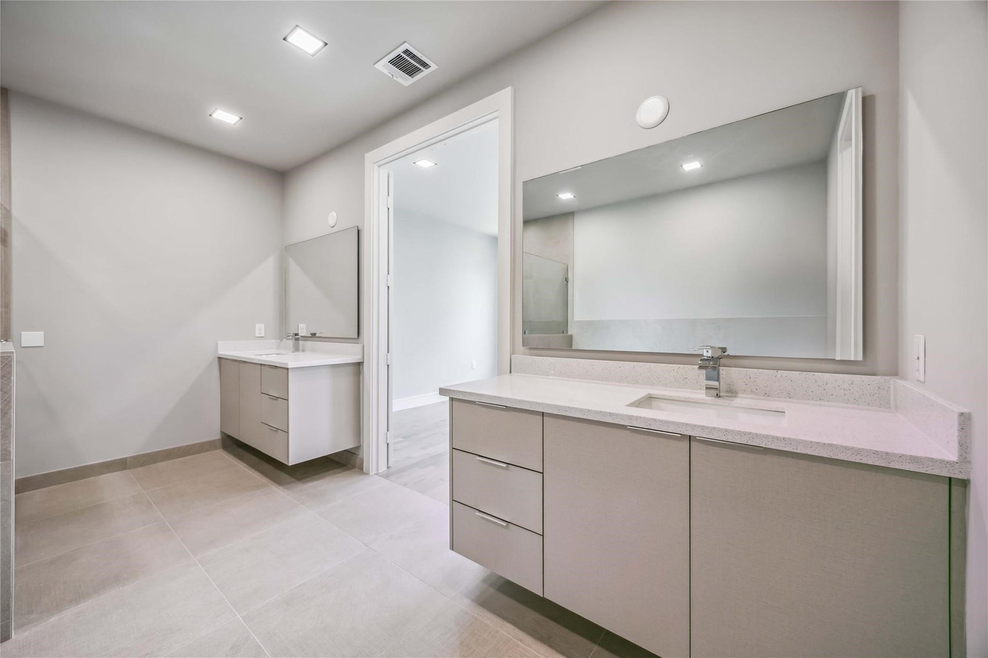 1115 W 21st Street, Houston, TX 77008 1115 W 21st Street, Houston, TX 77008
