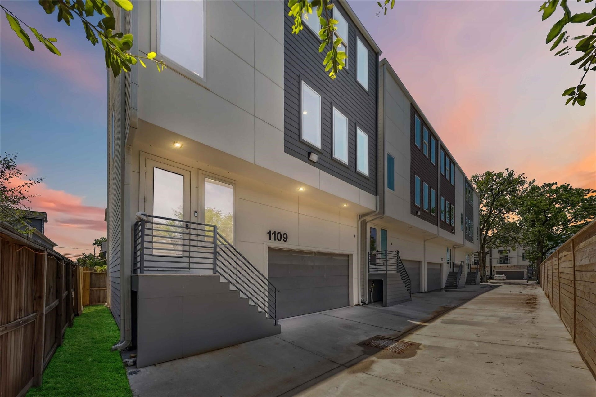 1115 W 21st Street, Houston, TX 77008 1115 W 21st Street, Houston, TX 77008