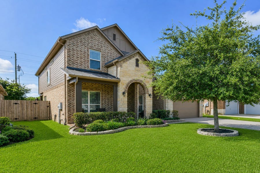 Property photo for 603 Kirkham Lane, League City, TX