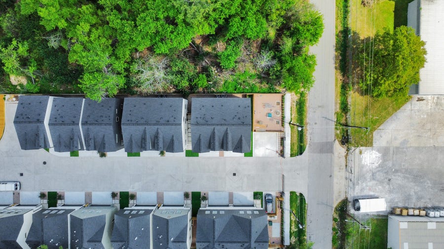 Property photo for 5306 Kindred Garden Lane, Houston, TX