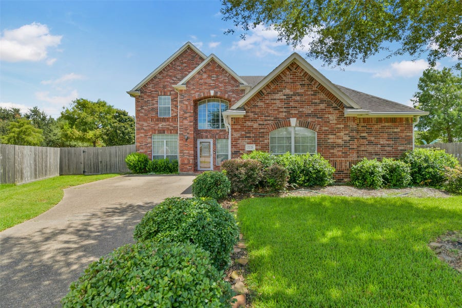 Property photo for 2221 Silvercreek Court, Deer Park, TX