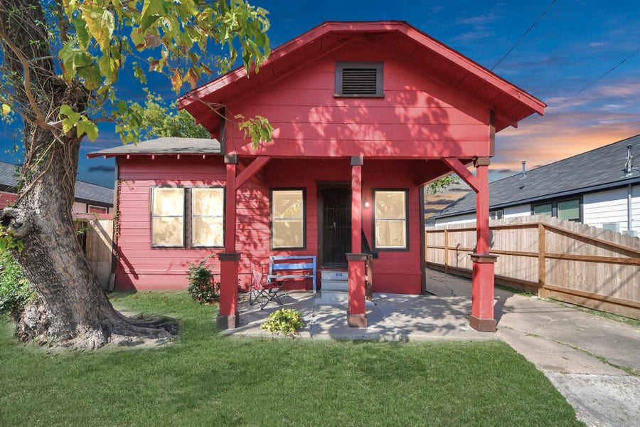 Property photo for 919 E 32nd Street, Houston, TX