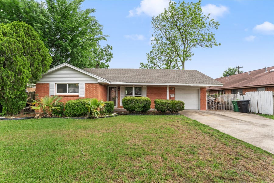 Property photo for 9934 Aves Street, Houston, TX