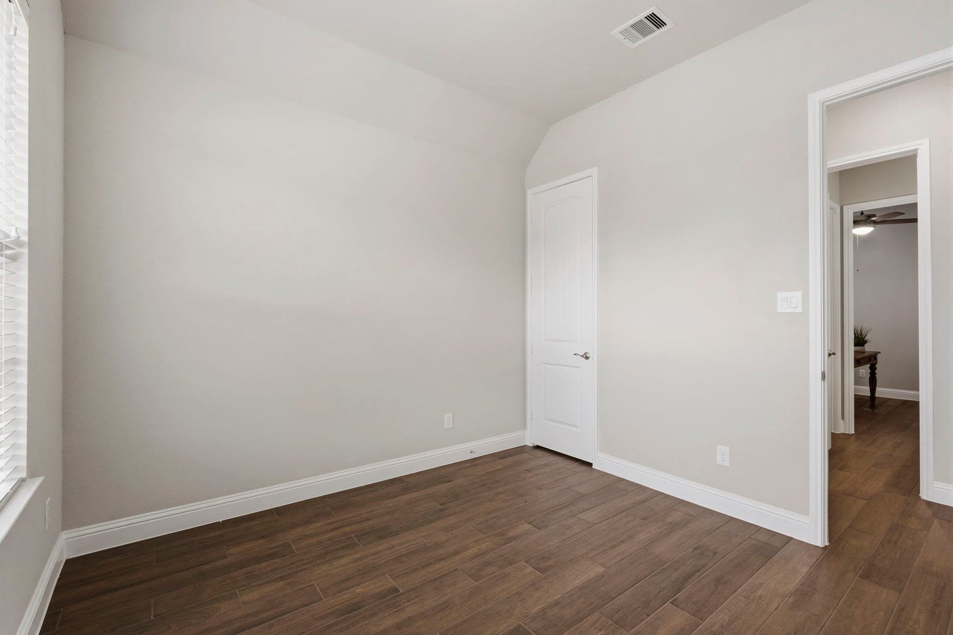 19314 Trotting Green Trail, Tomball, TX 77377 Another peek at the secondary bedroom and spacious closet