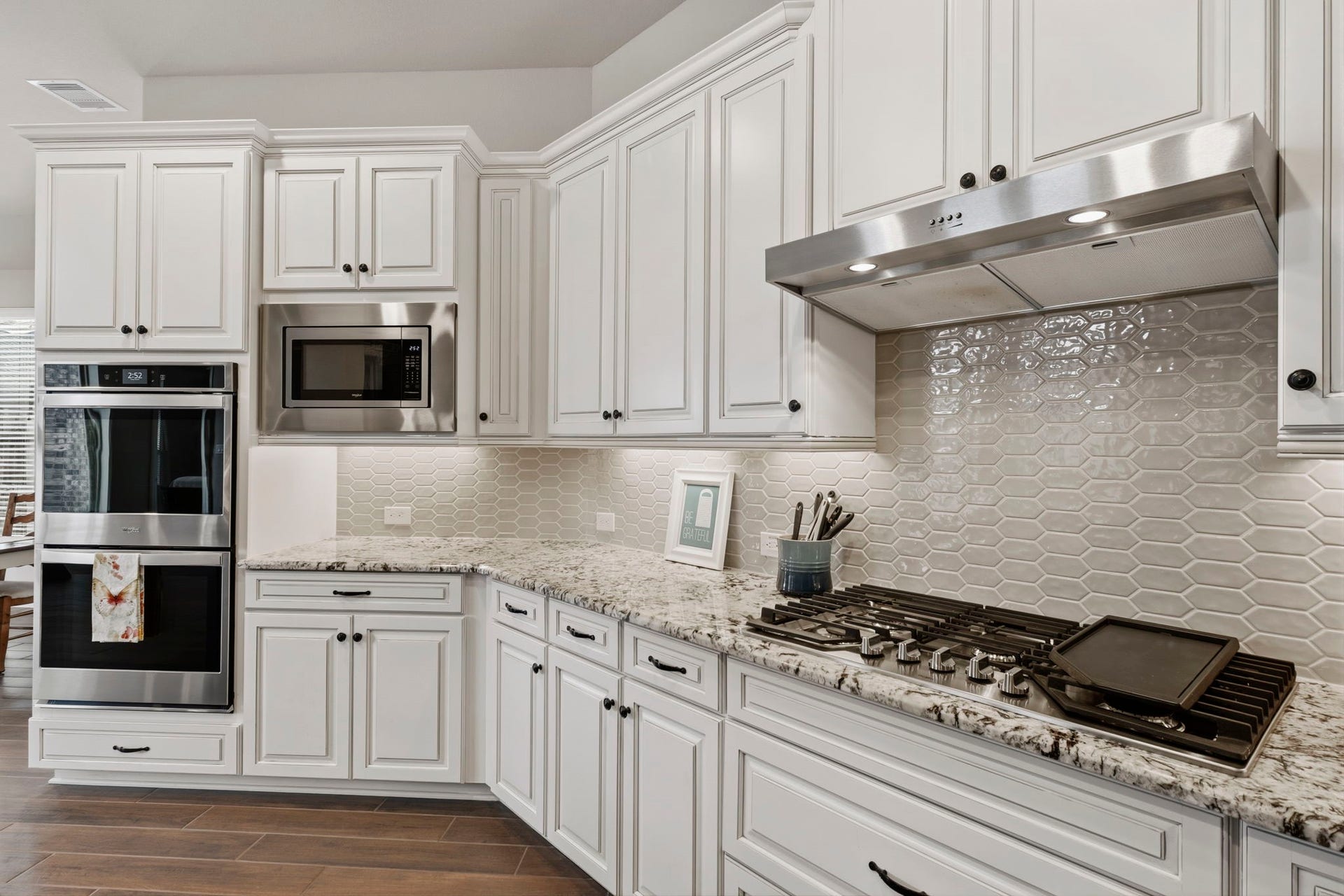 19314 Trotting Green Trail, Tomball, TX 77377 Under Counter lighting brightens up the work space.