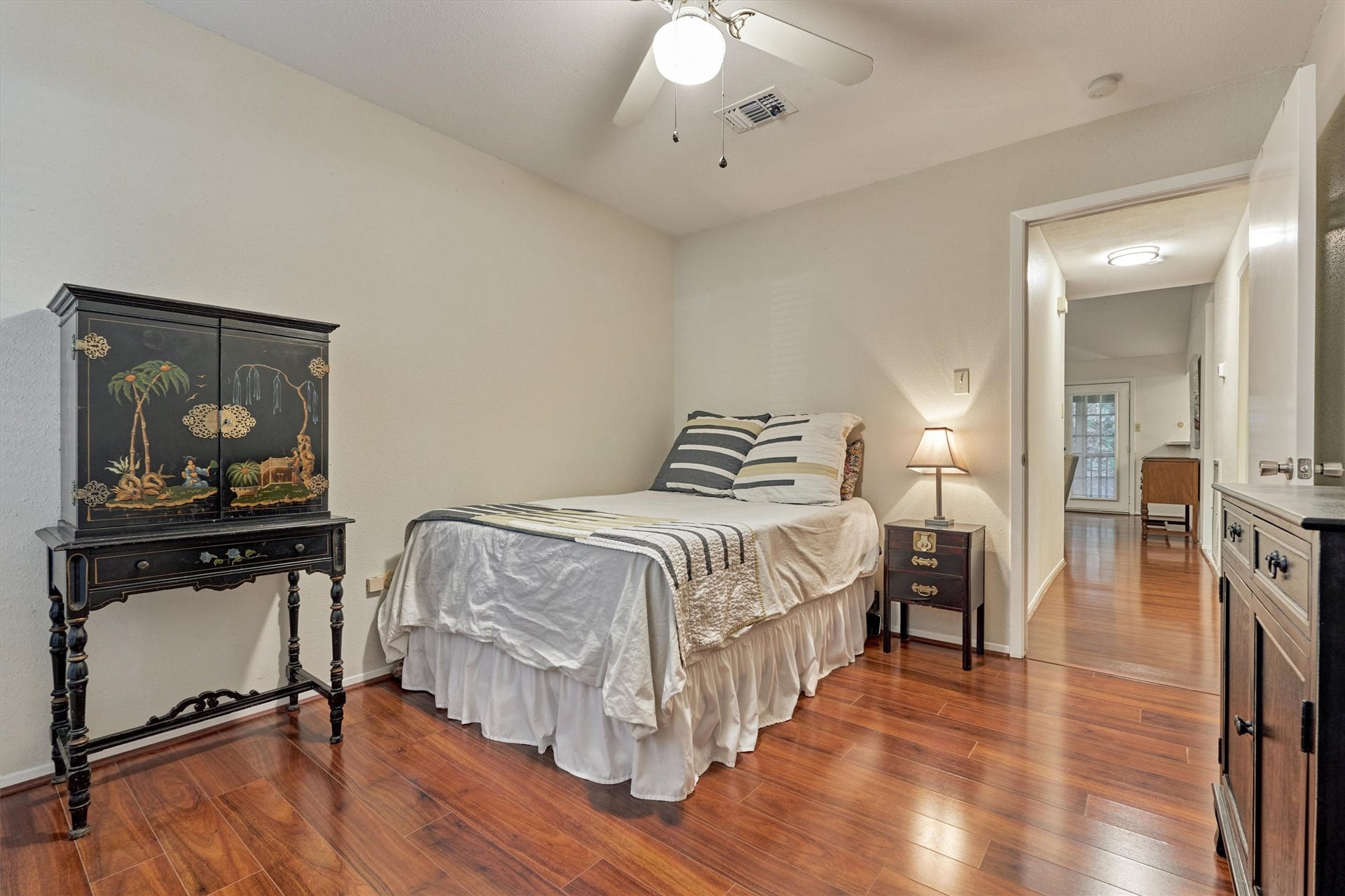 2 Rock Pine Court, The Woodlands, TX 77381 2 Rock Pine Court, The Woodlands, TX 77381