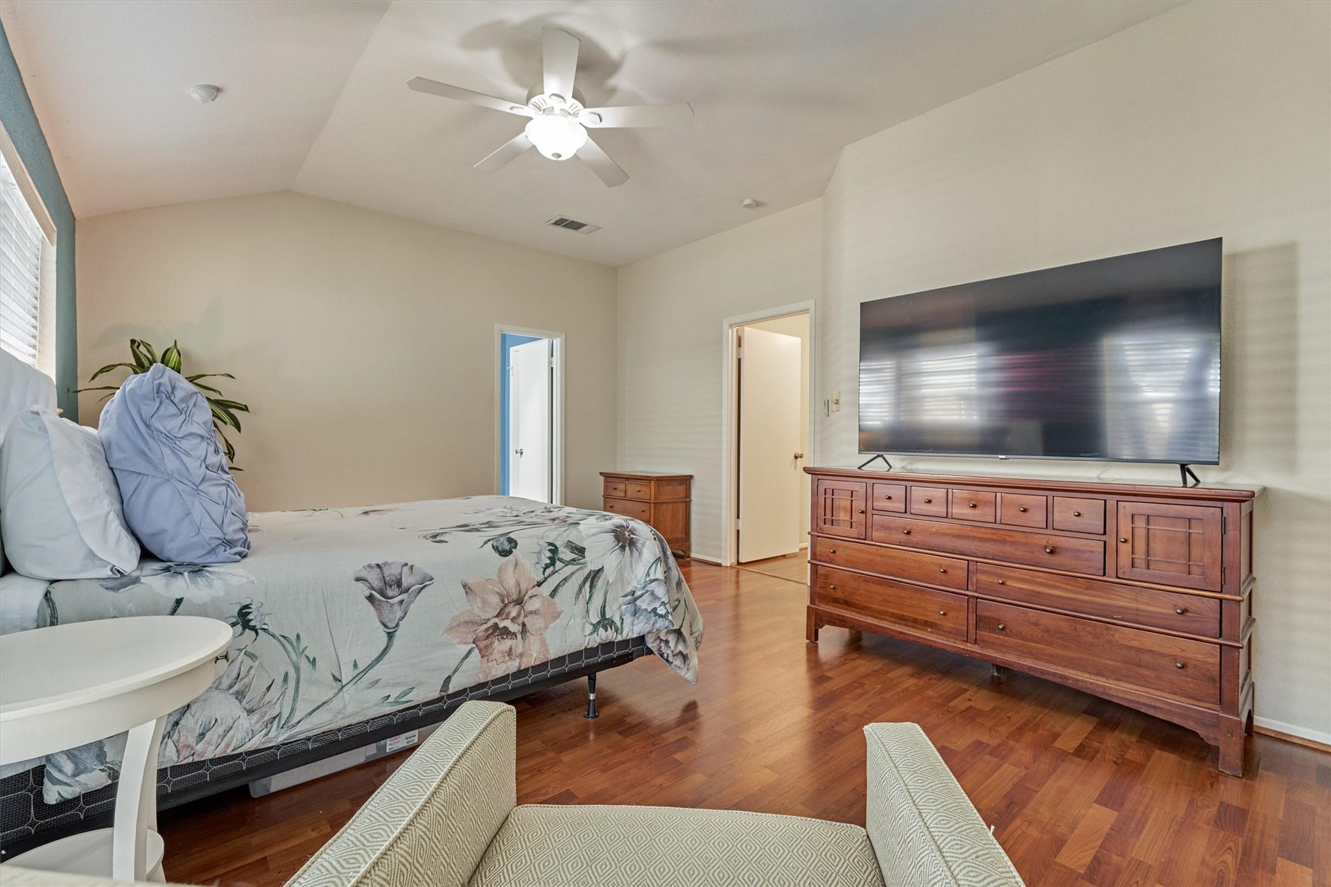 2 Rock Pine Court, The Woodlands, TX 77381 2 Rock Pine Court, The Woodlands, TX 77381