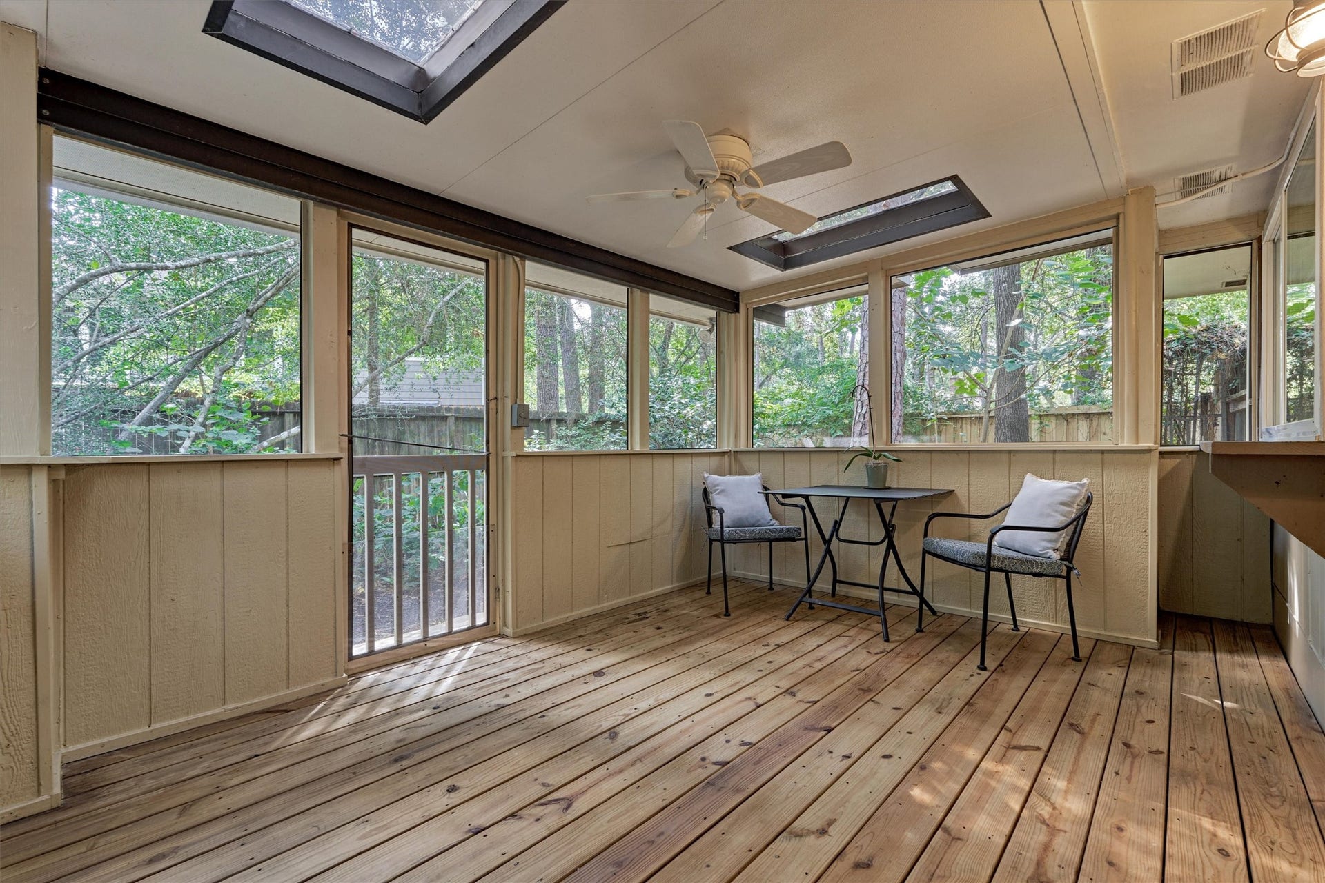 2 Rock Pine Court, The Woodlands, TX 77381 2 Rock Pine Court, The Woodlands, TX 77381