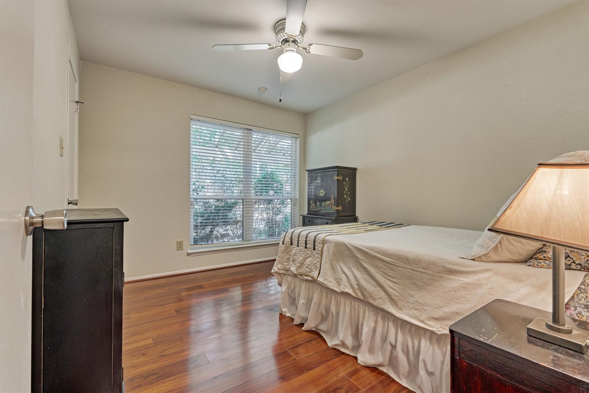 2 Rock Pine Court, The Woodlands, TX 77381 2 Rock Pine Court, The Woodlands, TX 77381