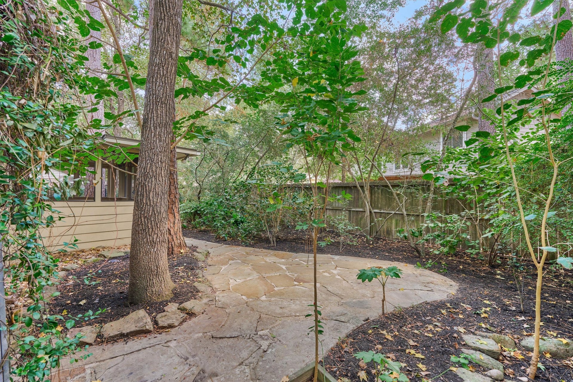 2 Rock Pine Court, The Woodlands, TX 77381 2 Rock Pine Court, The Woodlands, TX 77381