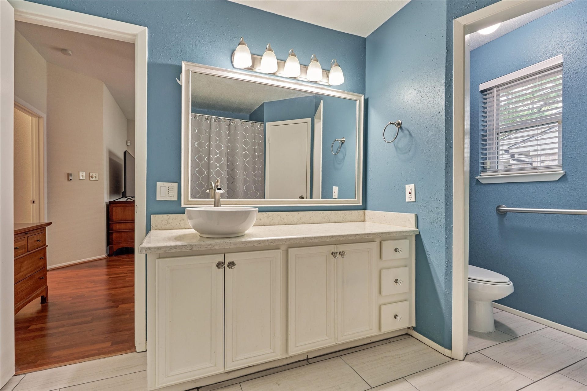 2 Rock Pine Court, The Woodlands, TX 77381 2 Rock Pine Court, The Woodlands, TX 77381