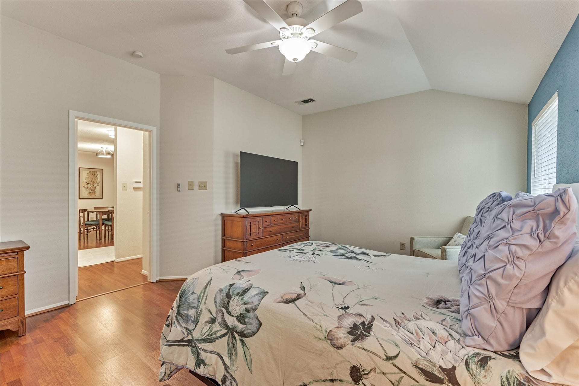 2 Rock Pine Court, The Woodlands, TX 77381 2 Rock Pine Court, The Woodlands, TX 77381
