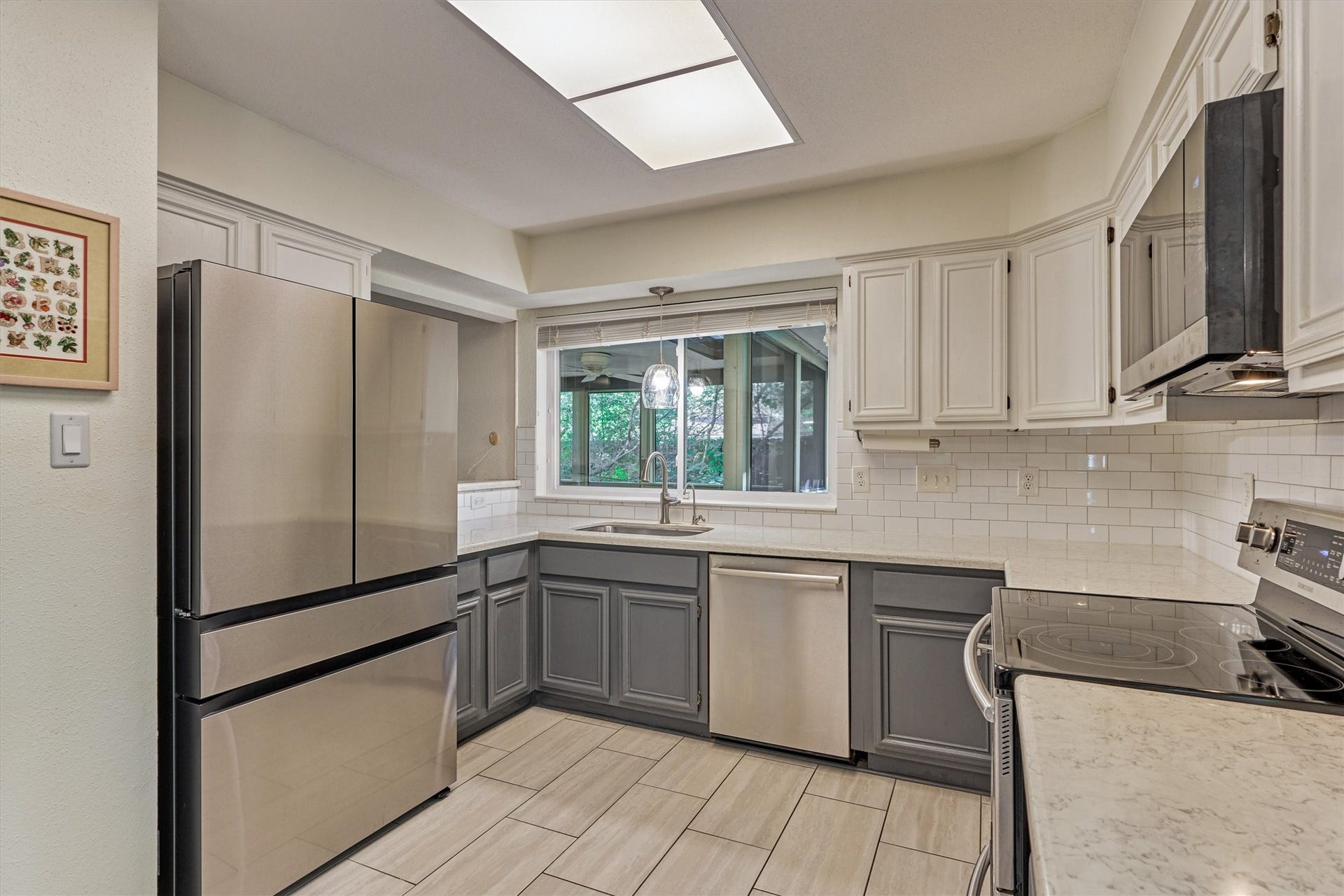 2 Rock Pine Court, The Woodlands, TX 77381 2 Rock Pine Court, The Woodlands, TX 77381