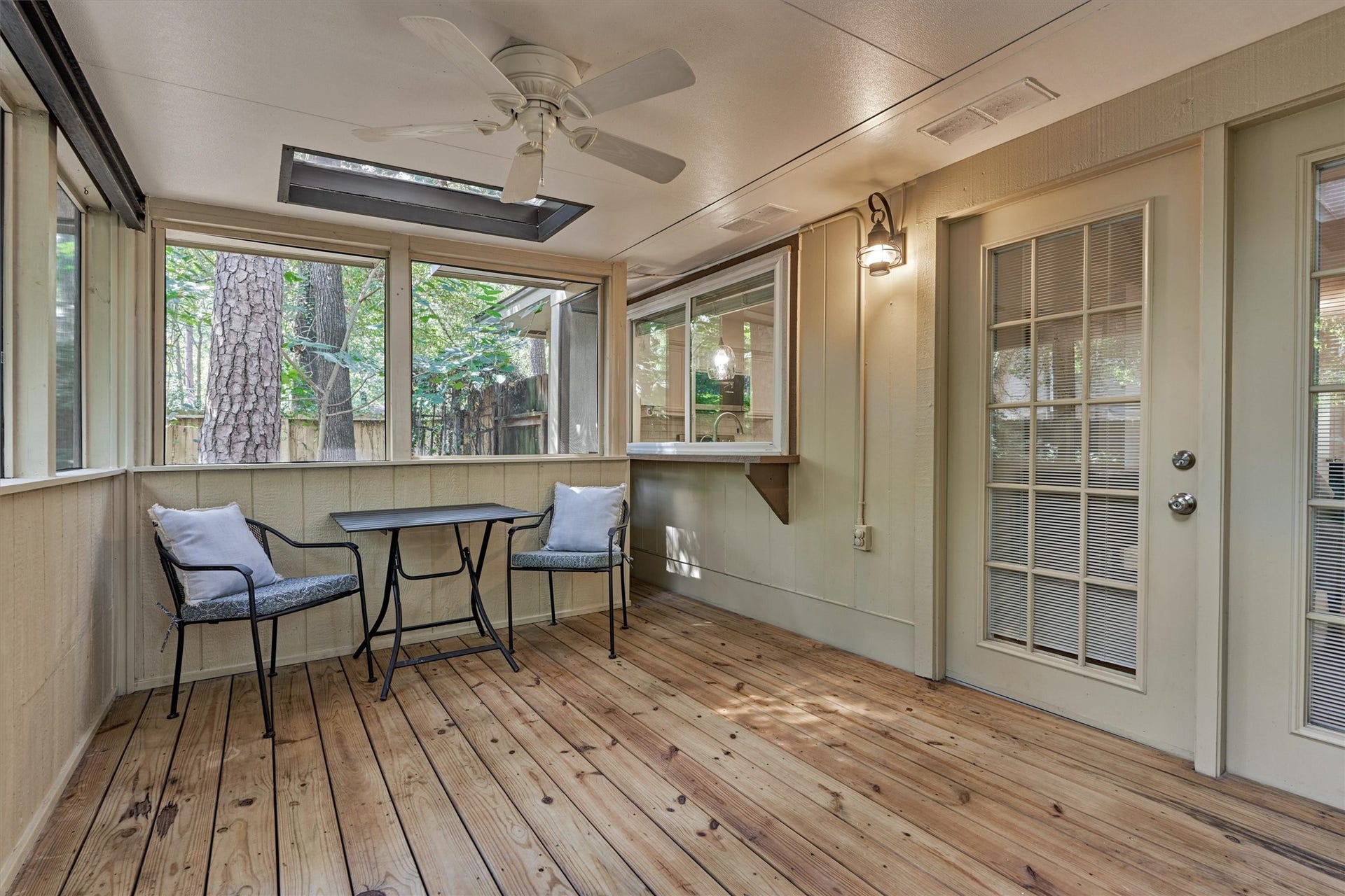 2 Rock Pine Court, The Woodlands, TX 77381 2 Rock Pine Court, The Woodlands, TX 77381