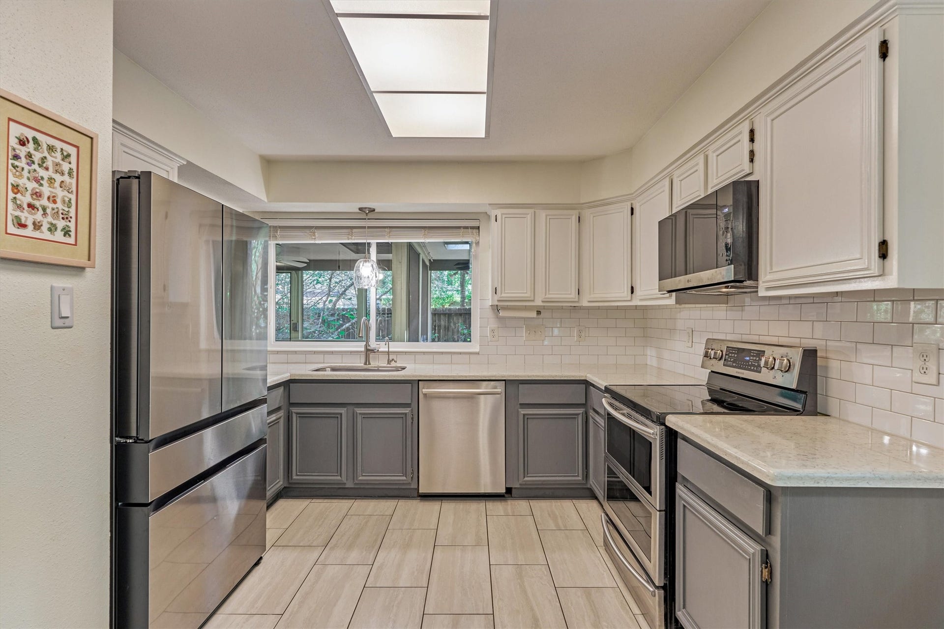 2 Rock Pine Court, The Woodlands, TX 77381 2 Rock Pine Court, The Woodlands, TX 77381