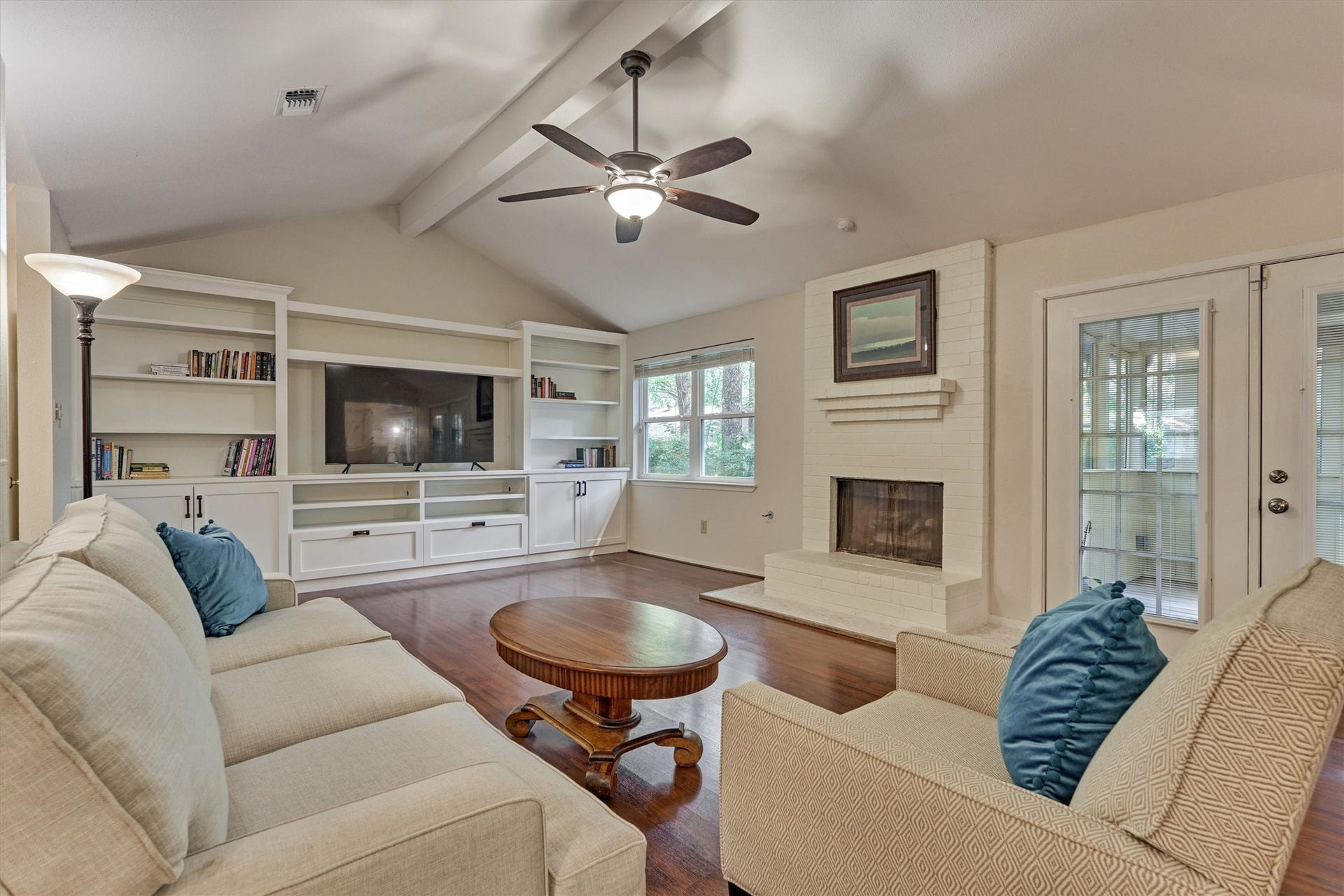 2 Rock Pine Court, The Woodlands, TX 77381 2 Rock Pine Court, The Woodlands, TX 77381