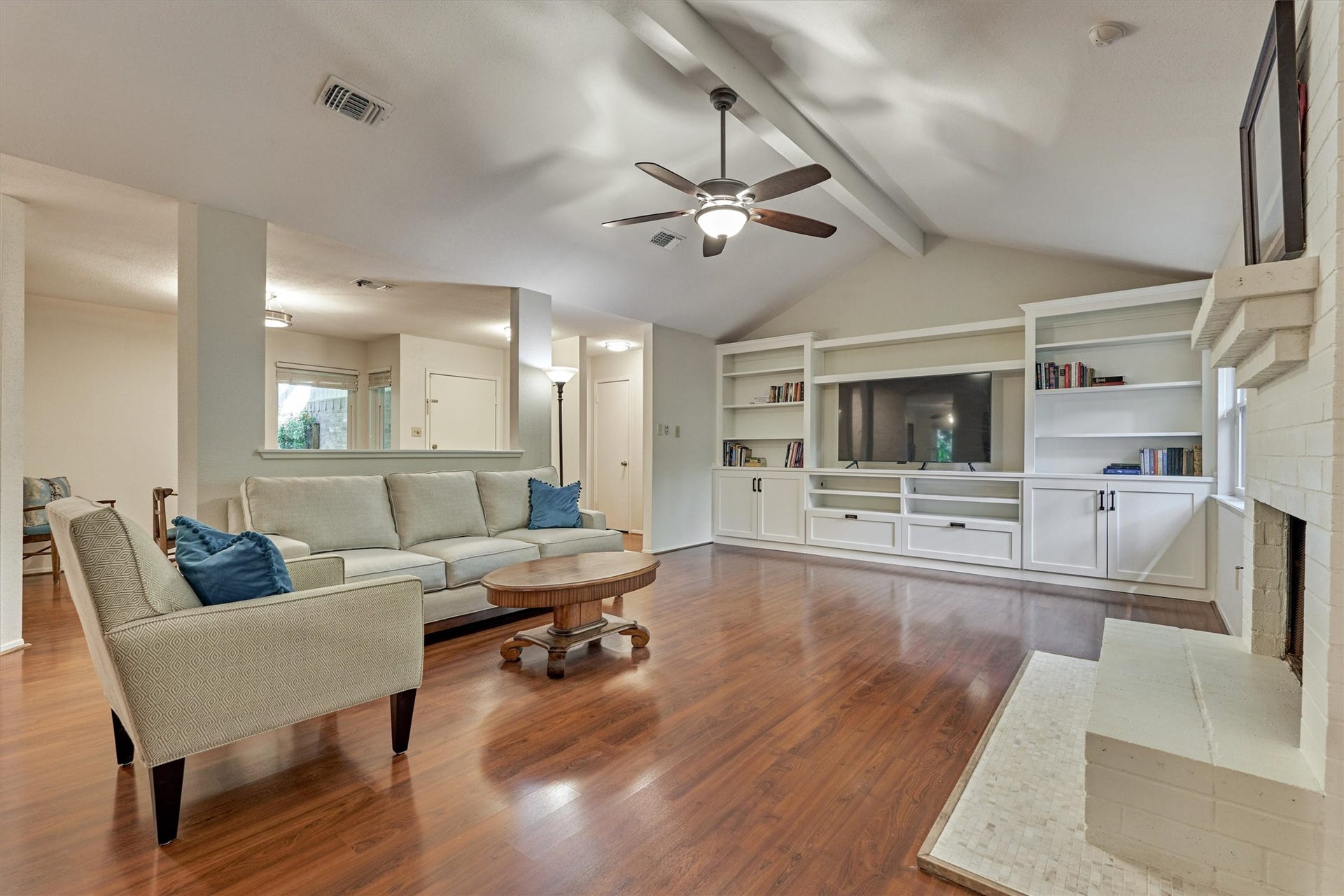 2 Rock Pine Court, The Woodlands, TX 77381 2 Rock Pine Court, The Woodlands, TX 77381