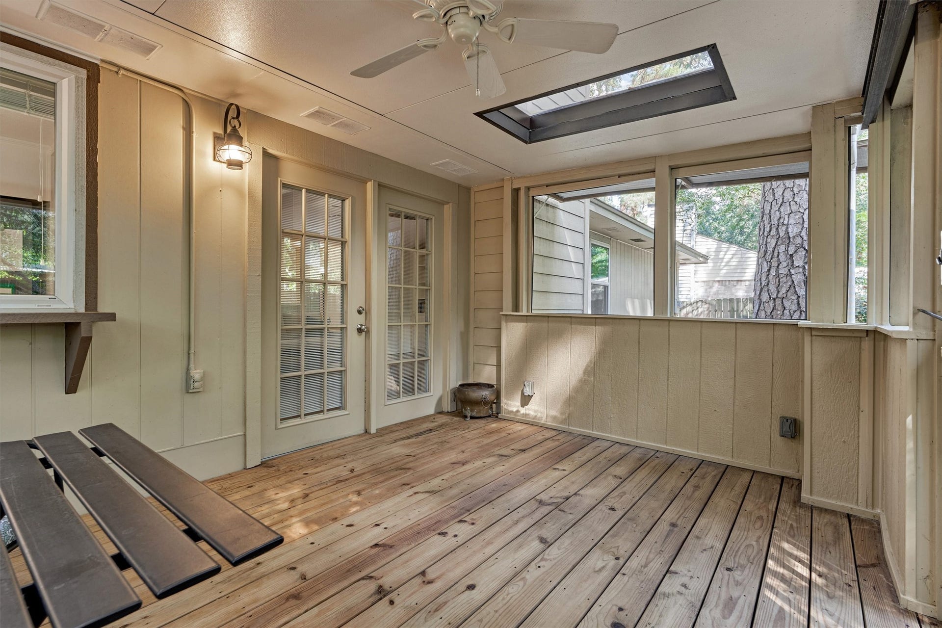 2 Rock Pine Court, The Woodlands, TX 77381 2 Rock Pine Court, The Woodlands, TX 77381