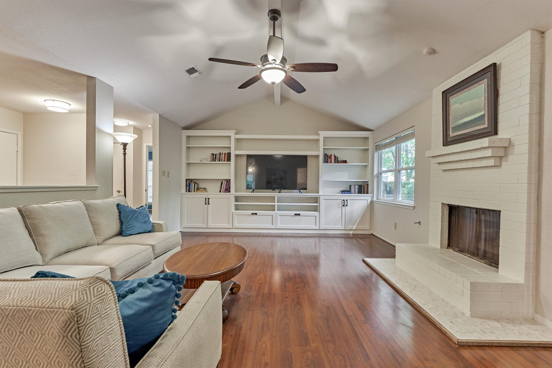 2 Rock Pine Court, The Woodlands, TX 77381 2 Rock Pine Court, The Woodlands, TX 77381