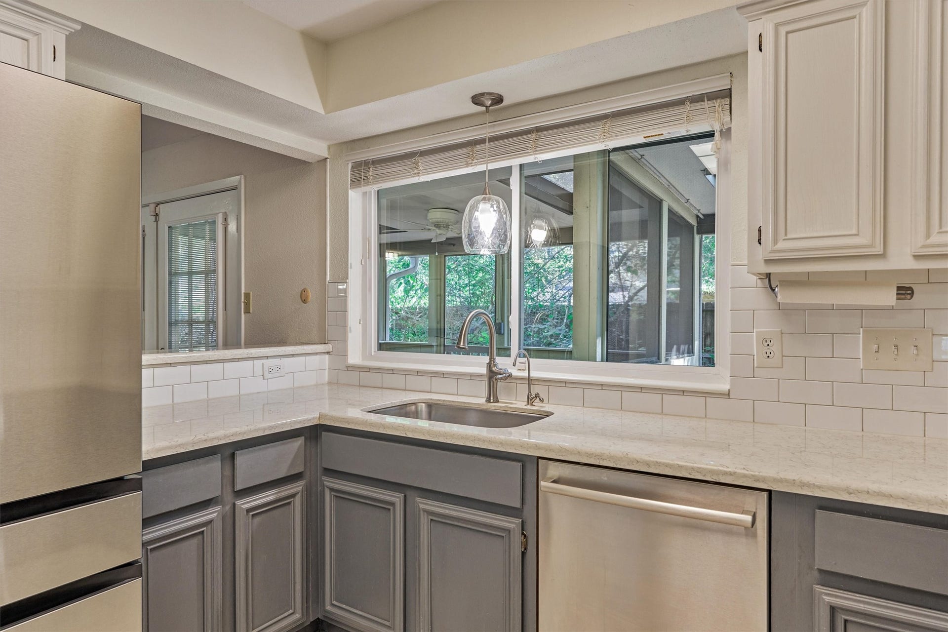 2 Rock Pine Court, The Woodlands, TX 77381 2 Rock Pine Court, The Woodlands, TX 77381