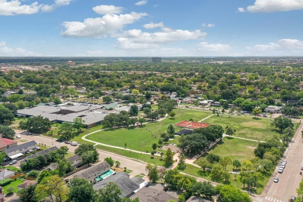 7203 Lacy Hill Drive, Houston, TX 77036 7203 Lacy Hill Drive, Houston, TX 77036