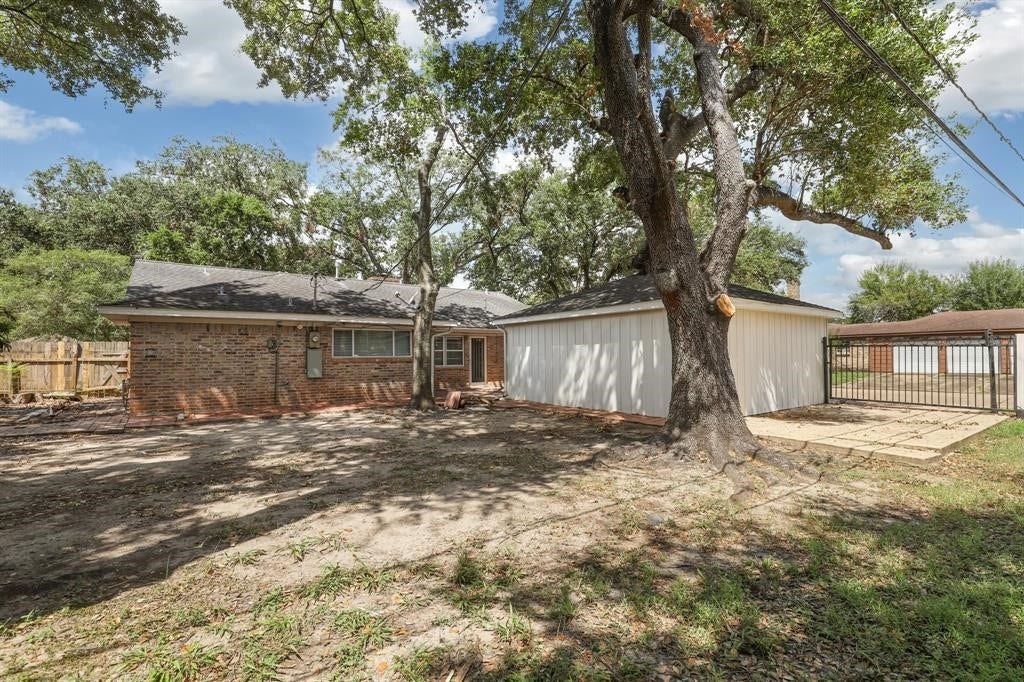 7203 Lacy Hill Drive, Houston, TX 77036 7203 Lacy Hill Drive, Houston, TX 77036
