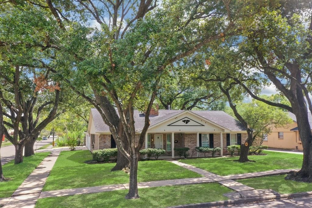 7203 Lacy Hill Drive, Houston, TX 77036 7203 Lacy Hill Drive, Houston, TX 77036