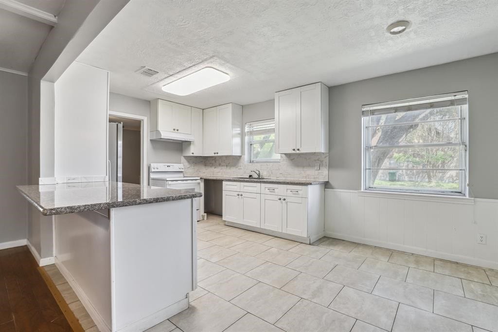 7203 Lacy Hill Drive, Houston, TX 77036 7203 Lacy Hill Drive, Houston, TX 77036