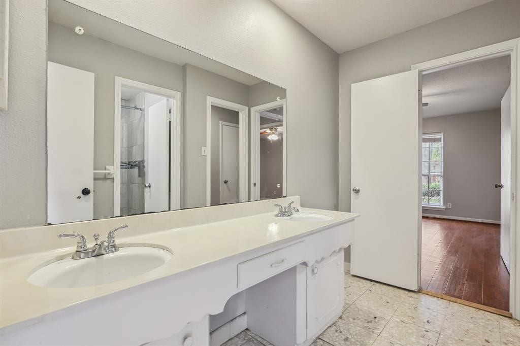 7203 Lacy Hill Drive, Houston, TX 77036 7203 Lacy Hill Drive, Houston, TX 77036