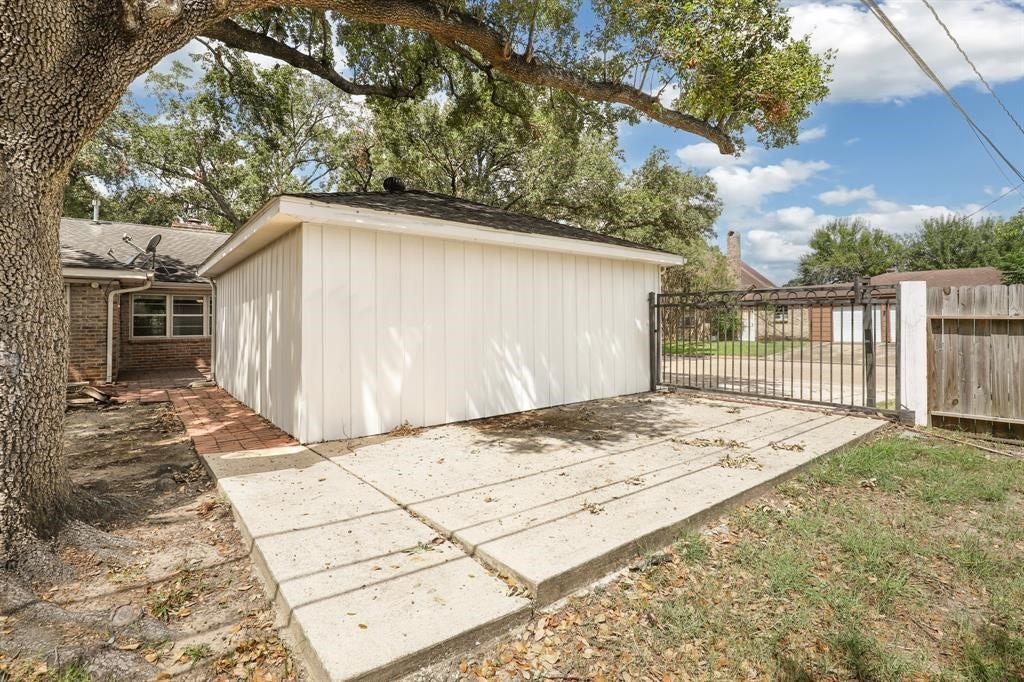 7203 Lacy Hill Drive, Houston, TX 77036 7203 Lacy Hill Drive, Houston, TX 77036