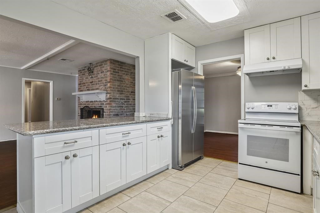7203 Lacy Hill Drive, Houston, TX 77036 7203 Lacy Hill Drive, Houston, TX 77036
