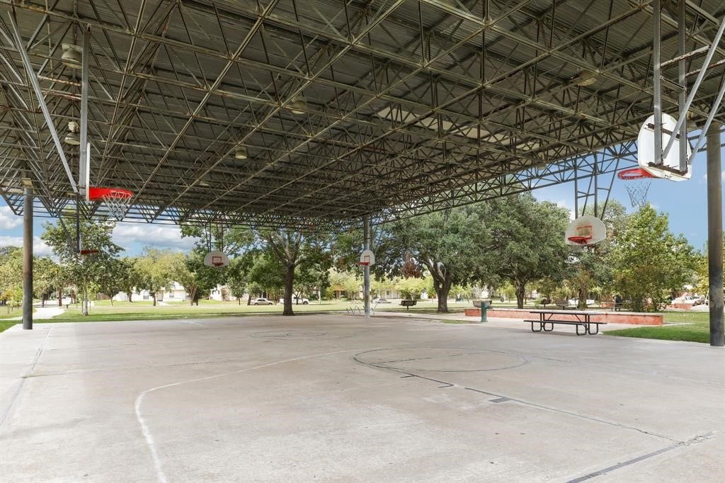 7203 Lacy Hill Drive, Houston, TX 77036 7203 Lacy Hill Drive, Houston, TX 77036