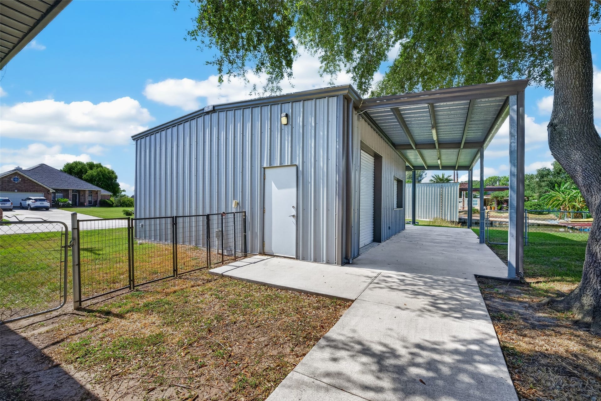 3601 17th Street N, Texas City, TX 77590