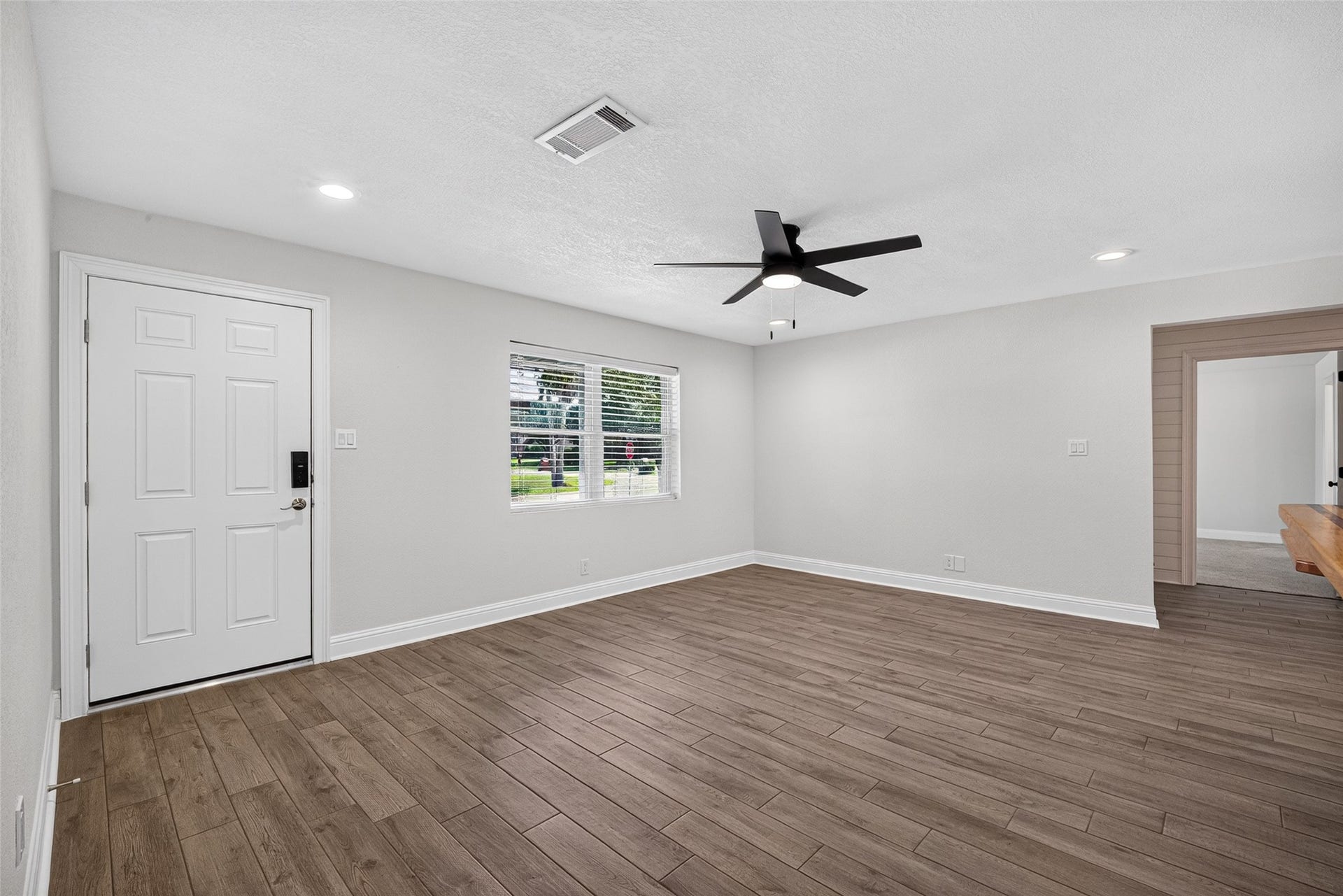 3601 17th Street N, Texas City, TX 77590