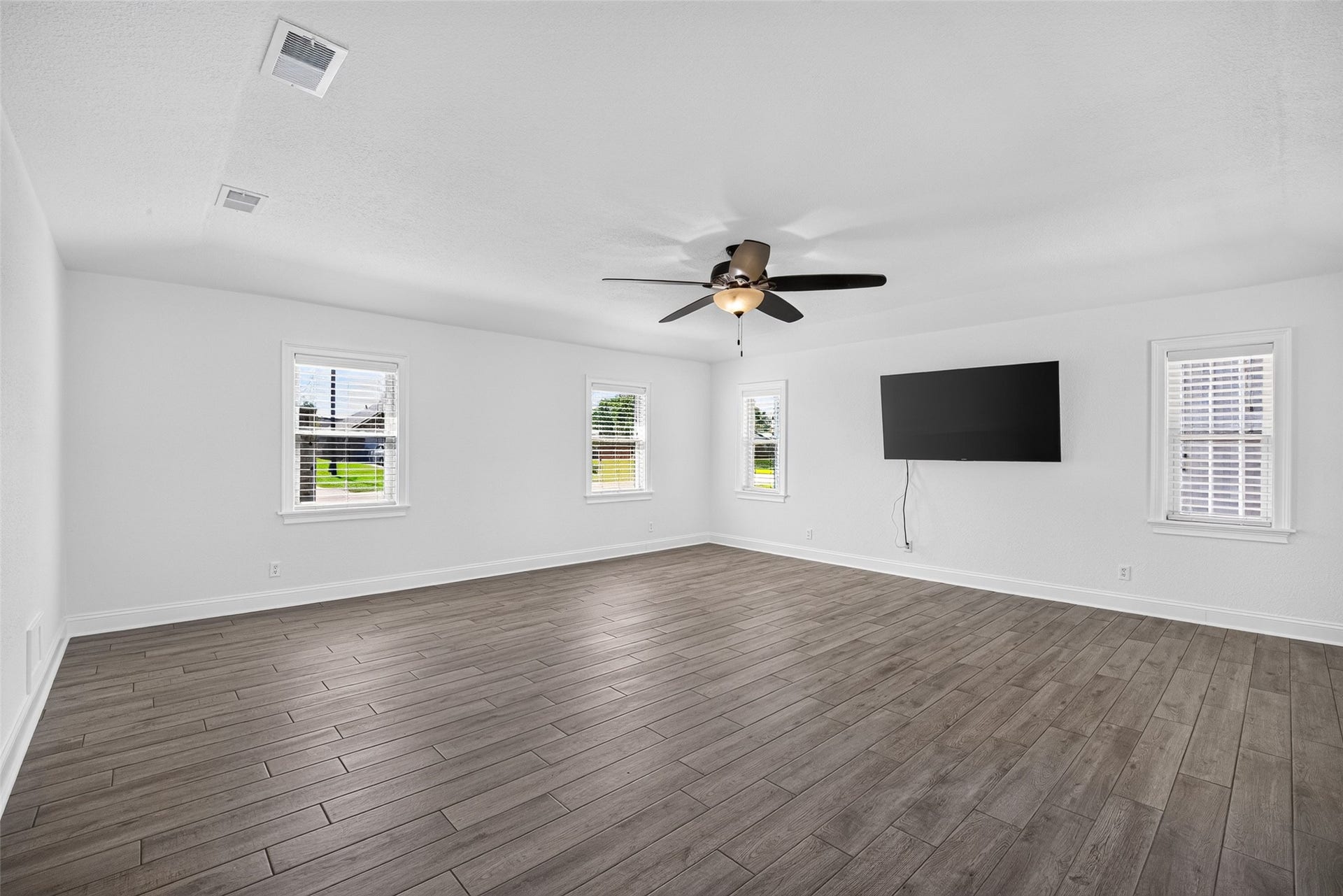 3601 17th Street N, Texas City, TX 77590